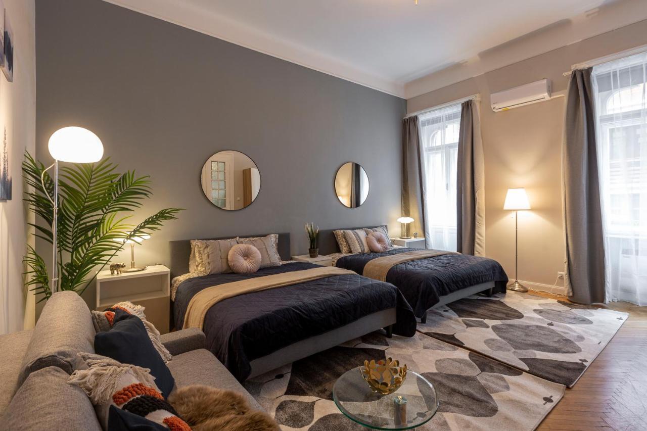 Spacious & Cozy Downtown Apartment With Balcony Будапеща Екстериор снимка
